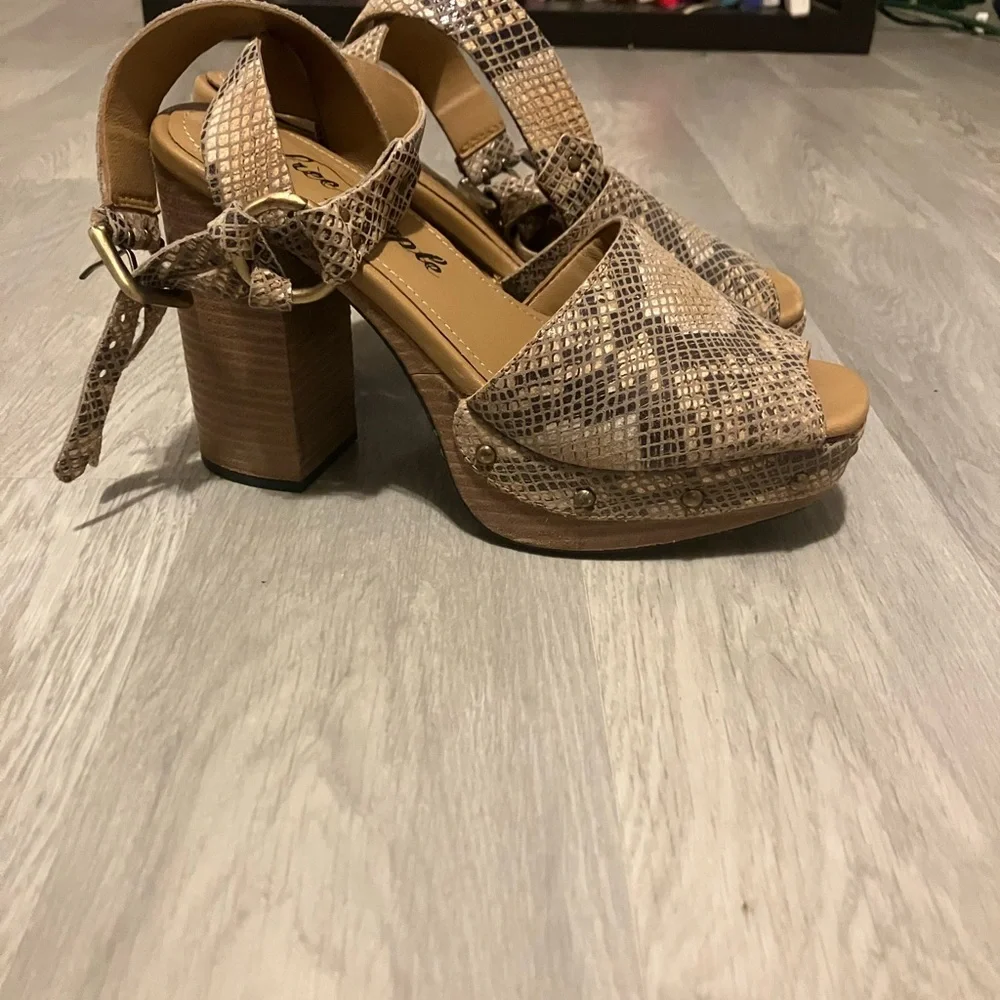 Free People Snakeskin Platform Heels - Picture 6 of 8